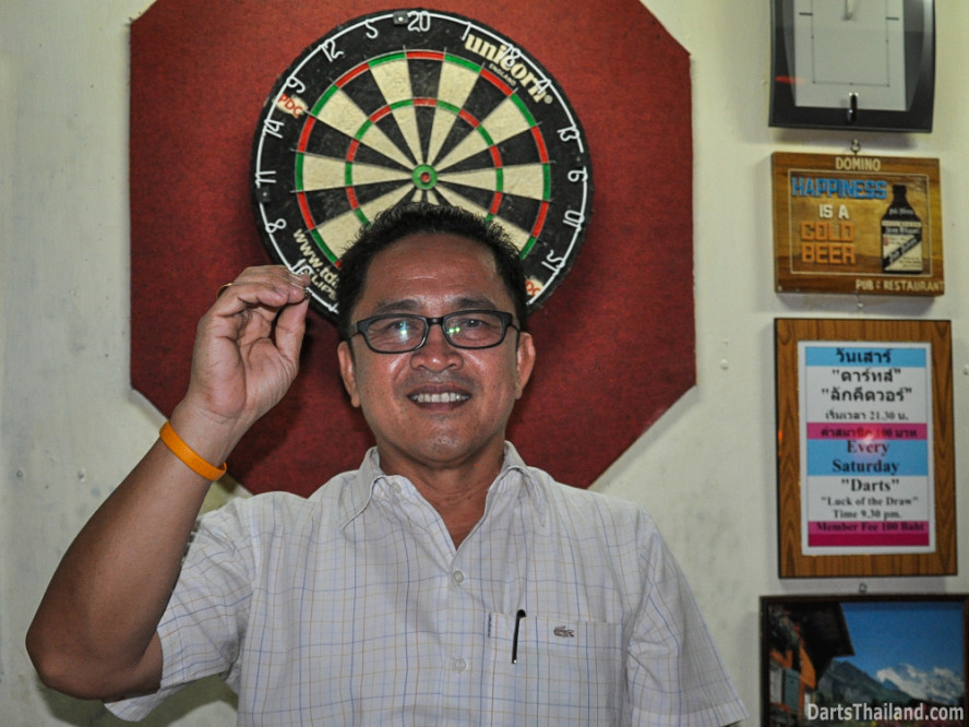 darts_domino_bar_saturday_bangkok_sukhumvit_soi_11_thailand_19