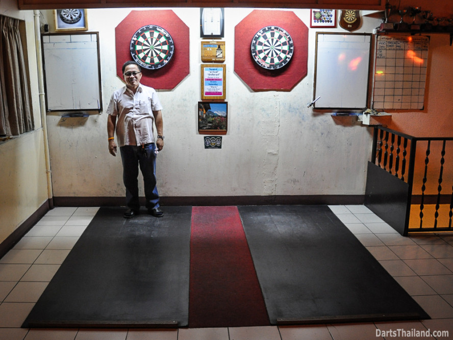 darts_domino_bar_saturday_bangkok_sukhumvit_soi_11_thailand_20