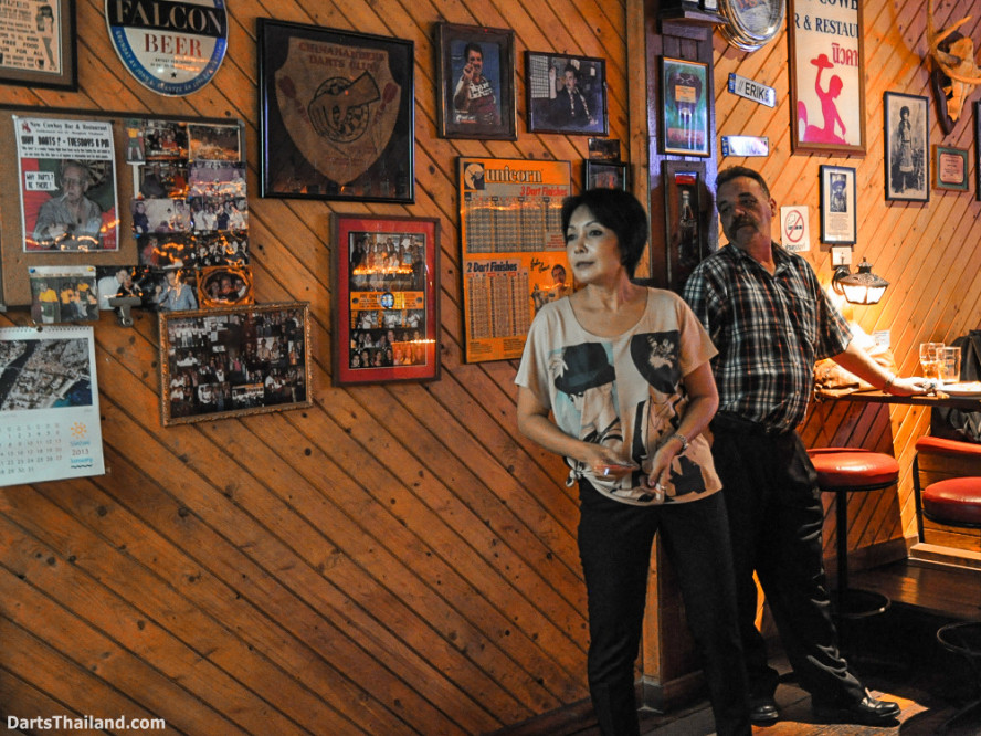 darts_thailand_kenny_vs_sorn_darts_sukhumvit_soi_22_new_cowboy_bar_008
