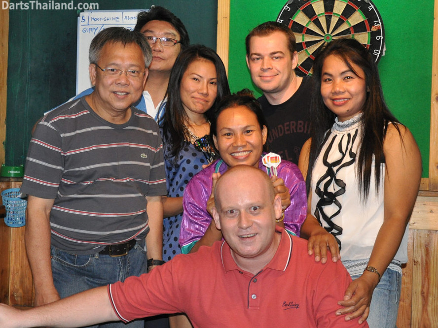 dt1545_moonshine_pub_darts_sukhumvit_soi_22