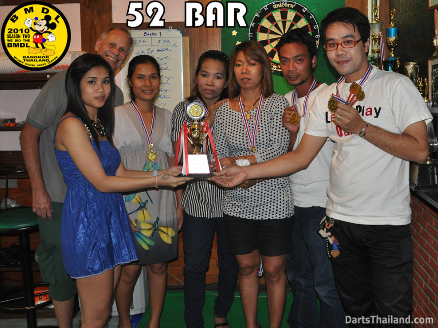 dt1854_52_bar_bmdl_bangkok_mickey_mouse_darts_league_moonshine_sukhumvit_soi_22