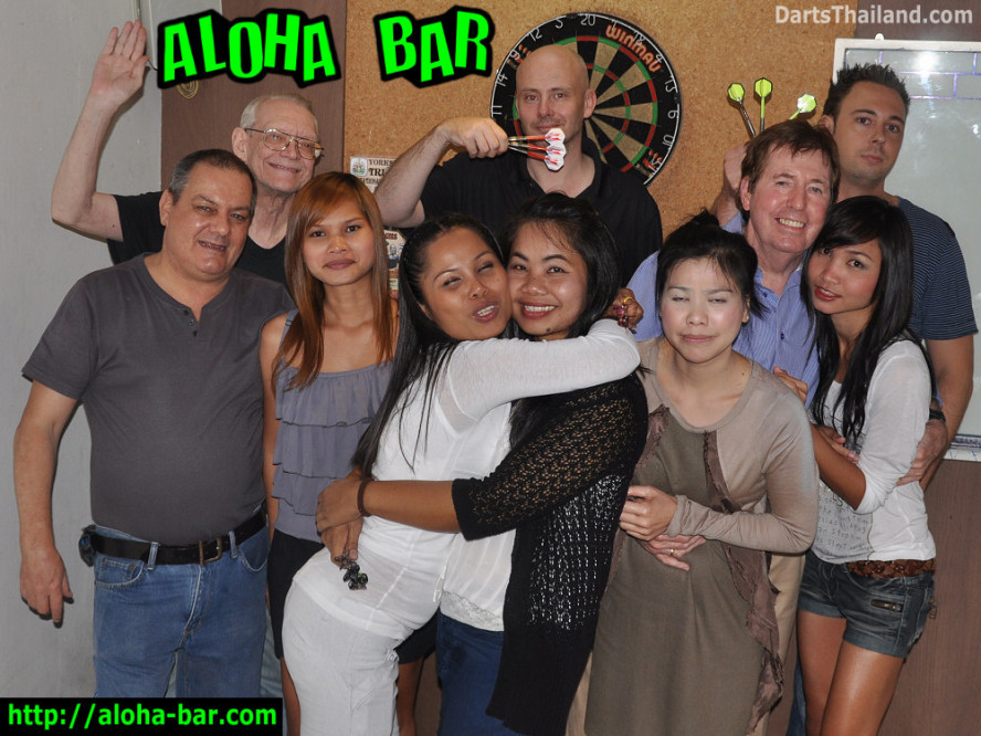 dt2028_bmdl_sexy_ladies_pro_darts_aloha_bar_sukhumvit_soi_22