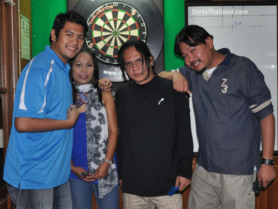 dt2034_yorkshire_tri_bar_darts_knockout_52_aloha_corner_sukhumvit_soi_22_bangkok