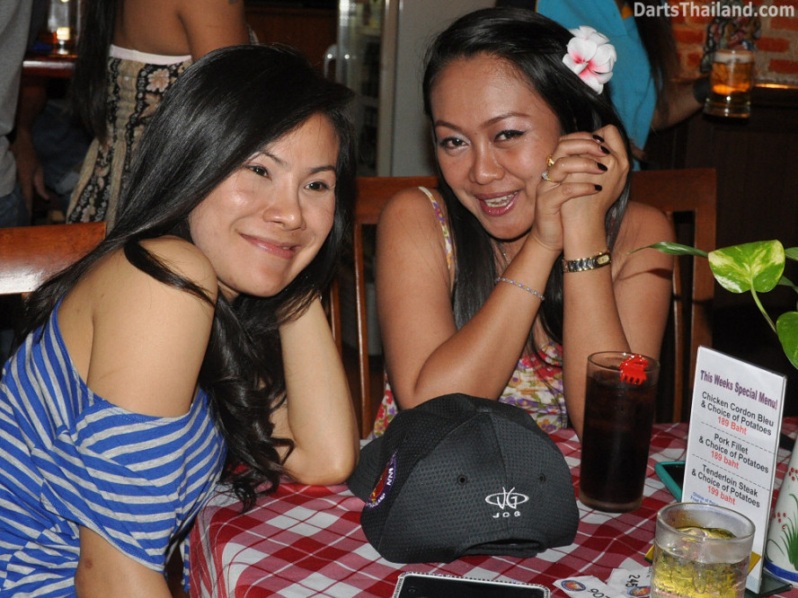 dt2188_charinee_jeab_lsdl_lower_sukhumvit_darts_league_bangkok