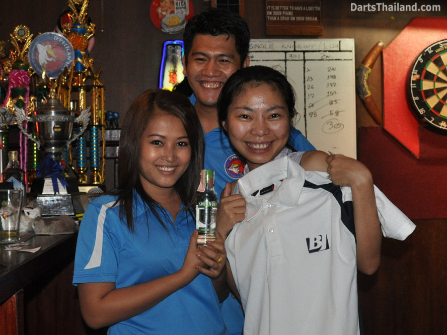 dt2191_anny_bryan_toon_lsdl_lower_sukhumvit_darts_league_bangkok