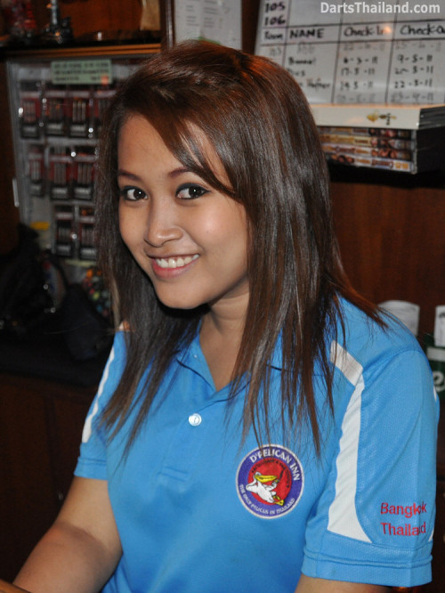 dt2204_anny_lsdl_lower_sukhumvit_darts_league_bangkok