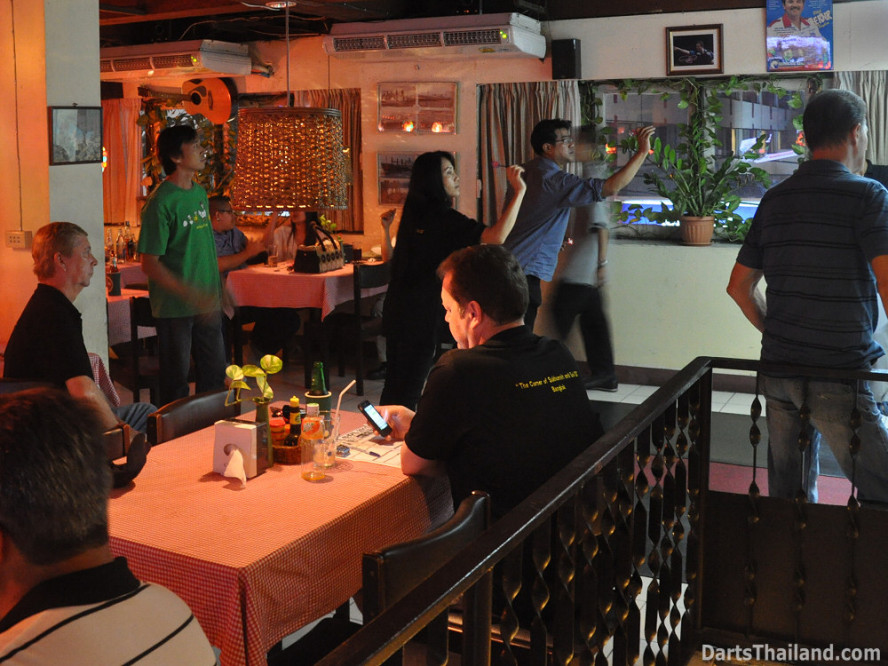 dt2300_lsdl_lower_sukhumvit_darts_league_bangkok