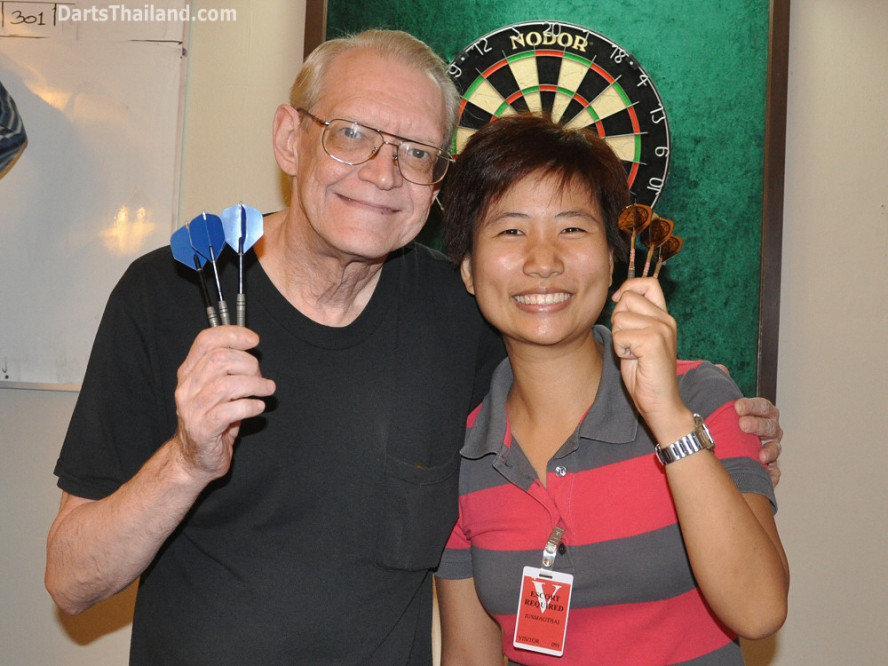 dt2339_cw_joy_jusmagthai_darts_tourney_knockout_sathorn_bangkok