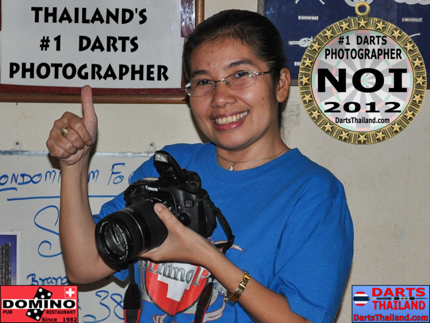 phil_taylor_darts_photo_bangkok_2013_domino_pub_soi_11_sukhumvit_031